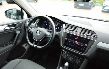 Volkswagen Tiguan II, 2017 год, 2 679 000 рублей, 20 фотография