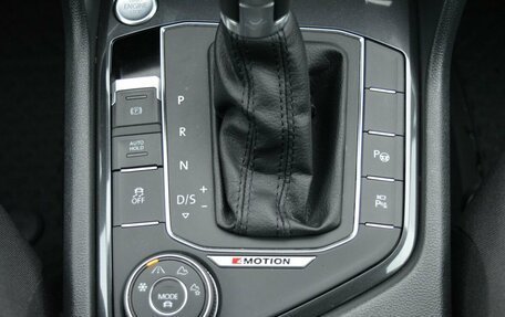 Volkswagen Tiguan II, 2017 год, 2 679 000 рублей, 27 фотография