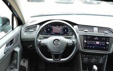 Volkswagen Tiguan II, 2017 год, 2 679 000 рублей, 21 фотография
