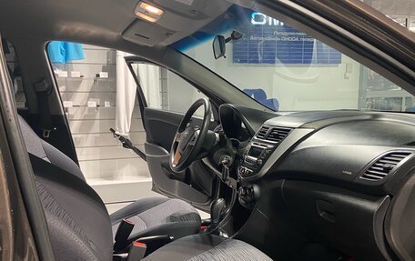 Hyundai Solaris II рестайлинг, 2015 год, 770 000 рублей, 9 фотография