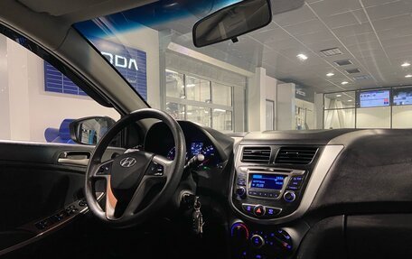 Hyundai Solaris II рестайлинг, 2015 год, 770 000 рублей, 26 фотография
