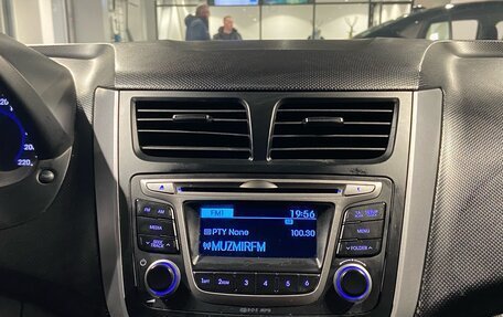 Hyundai Solaris II рестайлинг, 2015 год, 770 000 рублей, 23 фотография