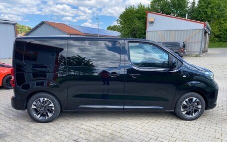 Opel Zafira Life I, 2024 год, 6 990 000 рублей, 4 фотография