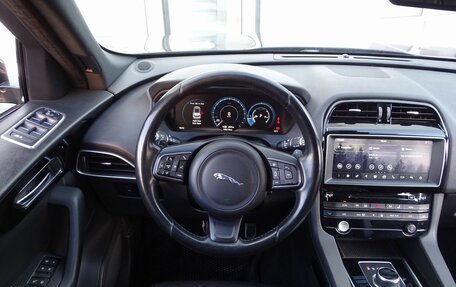 Jaguar F-Pace, 2016 год, 2 490 000 рублей, 12 фотография