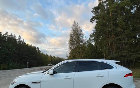 Jaguar F-Pace, 2019 год, 2 990 000 рублей, 11 фотография
