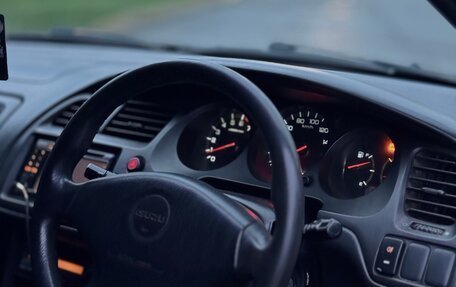 Isuzu Aska IV, 2002 год, 450 000 рублей, 10 фотография