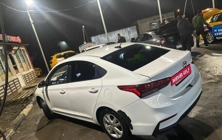 Hyundai Solaris II рестайлинг, 2017 год, 990 000 рублей, 2 фотография