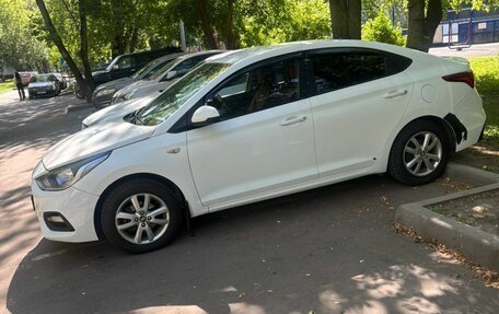 Hyundai Solaris II рестайлинг, 2017 год, 990 000 рублей, 10 фотография