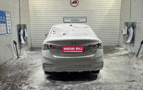 Hyundai Solaris II рестайлинг, 2017 год, 990 000 рублей, 9 фотография