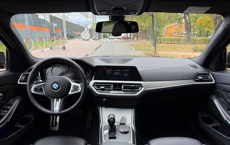 BMW 3 серия, 2019 год, 3 650 000 рублей, 18 фотография