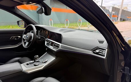 BMW 3 серия, 2019 год, 3 650 000 рублей, 16 фотография