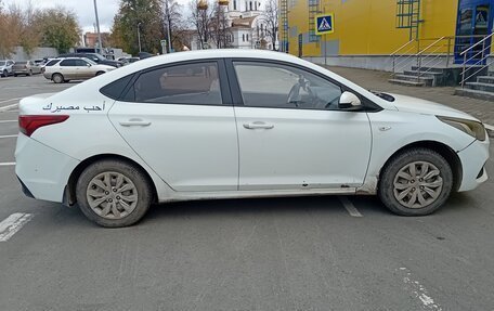 Hyundai Solaris II рестайлинг, 2017 год, 670 000 рублей, 3 фотография
