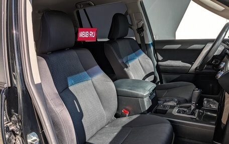 Toyota Land Cruiser Prado 150 рестайлинг 2, 2015 год, 3 790 000 рублей, 23 фотография