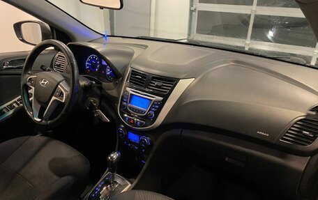 Hyundai Solaris II рестайлинг, 2012 год, 750 000 рублей, 12 фотография