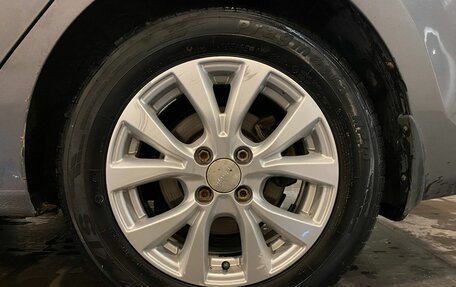 Hyundai Solaris II рестайлинг, 2012 год, 750 000 рублей, 17 фотография