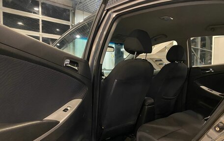 Hyundai Solaris II рестайлинг, 2012 год, 750 000 рублей, 21 фотография