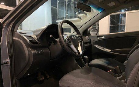 Hyundai Solaris II рестайлинг, 2012 год, 750 000 рублей, 20 фотография