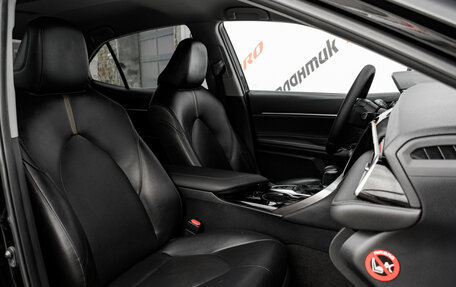 Toyota Camry, 2019 год, 2 500 000 рублей, 16 фотография