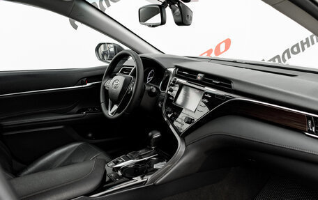 Toyota Camry, 2019 год, 2 500 000 рублей, 15 фотография