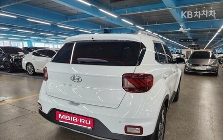 Hyundai Venue I, 2022 год, 1 700 000 рублей, 8 фотография