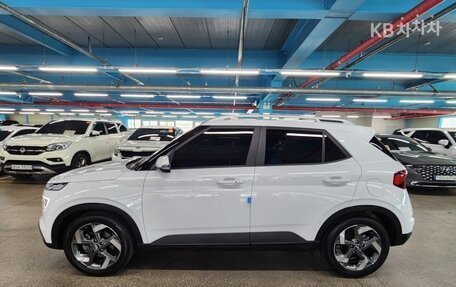 Hyundai Venue I, 2022 год, 1 700 000 рублей, 10 фотография
