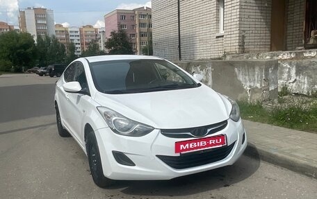 Hyundai Elantra V, 2013 год, 530 000 рублей, 2 фотография
