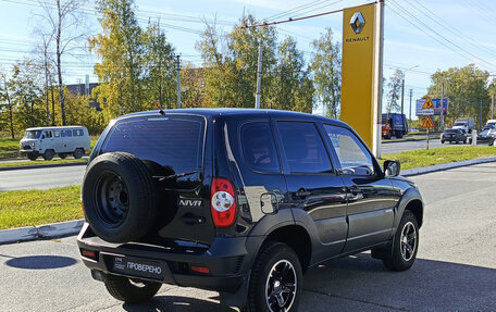 Chevrolet Niva I рестайлинг, 2015 год, 573 000 рублей, 9 фотография