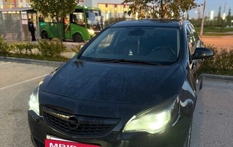 Opel Astra J, 2011 год, 720 000 рублей, 3 фотография