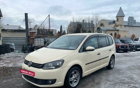 Volkswagen Touran III, 2011 год, 1 270 000 рублей, 6 фотография
