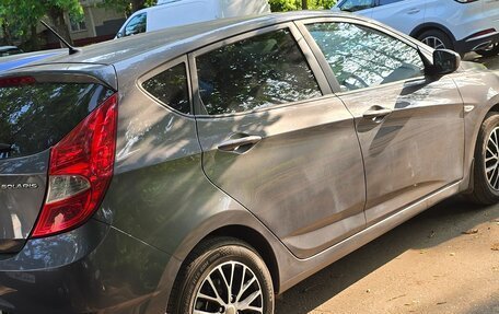 Hyundai Solaris II рестайлинг, 2012 год, 1 050 000 рублей, 2 фотография