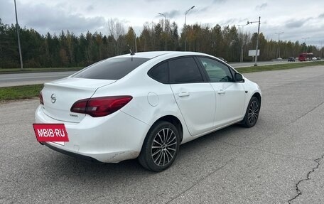 Opel Astra J, 2013 год, 725 000 рублей, 2 фотография