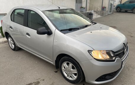 Renault Logan II, 2015 год, 550 000 рублей, 2 фотография