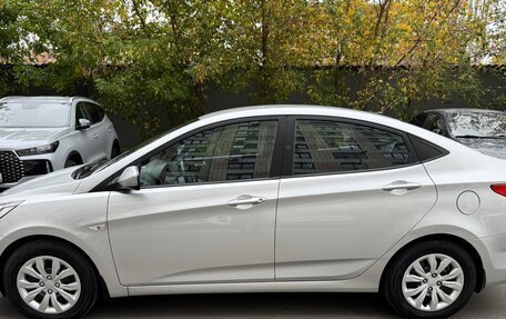Hyundai Solaris II рестайлинг, 2011 год, 900 000 рублей, 2 фотография