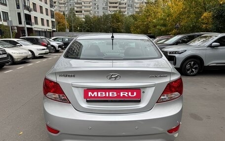 Hyundai Solaris II рестайлинг, 2011 год, 900 000 рублей, 3 фотография