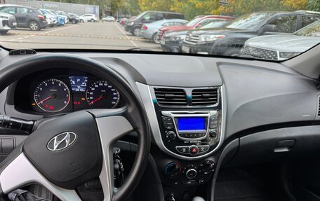 Hyundai Solaris II рестайлинг, 2011 год, 900 000 рублей, 6 фотография