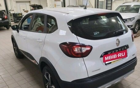 Renault Kaptur I рестайлинг, 2017 год, 1 730 000 рублей, 4 фотография