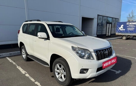 Toyota Land Cruiser Prado 150 рестайлинг 2, 2013 год, 2 040 000 рублей, 12 фотография