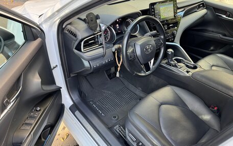 Toyota Camry, 2022 год, 3 730 000 рублей, 9 фотография