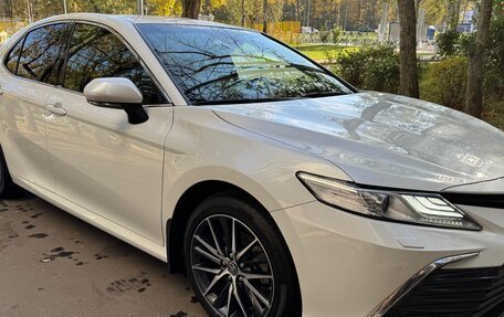 Toyota Camry, 2022 год, 3 730 000 рублей, 5 фотография