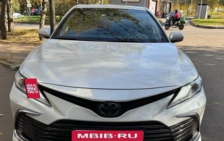 Toyota Camry, 2022 год, 3 730 000 рублей, 4 фотография