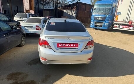 Hyundai Solaris II рестайлинг, 2011 год, 530 000 рублей, 1 фотография