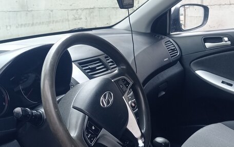 Hyundai Solaris II рестайлинг, 2013 год, 780 000 рублей, 5 фотография