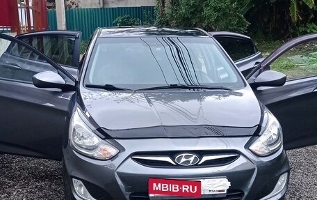 Hyundai Solaris II рестайлинг, 2013 год, 780 000 рублей, 11 фотография