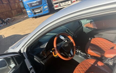 Hyundai Solaris II рестайлинг, 2011 год, 530 000 рублей, 3 фотография