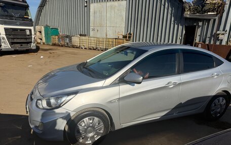 Hyundai Solaris II рестайлинг, 2011 год, 530 000 рублей, 4 фотография