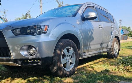 Mitsubishi Outlander III рестайлинг 3, 2010 год, 950 000 рублей, 2 фотография