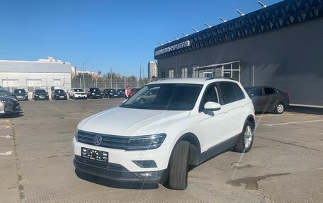 Volkswagen Tiguan II, 2018 год, 2 446 400 рублей, 3 фотография