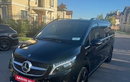 Mercedes-Benz V-Класс, 2023 год, 8 900 000 рублей, 2 фотография