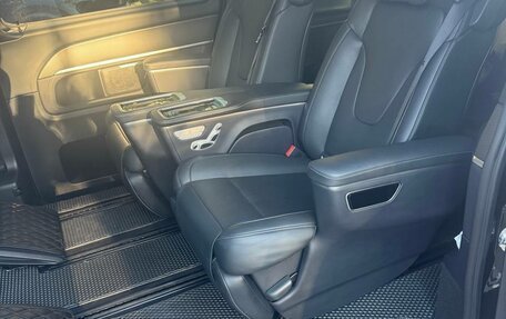 Mercedes-Benz V-Класс, 2023 год, 8 900 000 рублей, 9 фотография