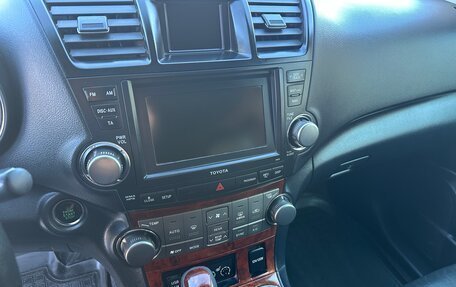 Toyota Highlander III, 2011 год, 1 780 000 рублей, 9 фотография